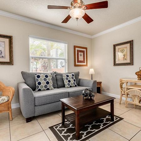 Walkable To Restaurants And Steps To The Beach! - Coconut Villa'S Suite 10 St. Pete Beach Eksteriør billede