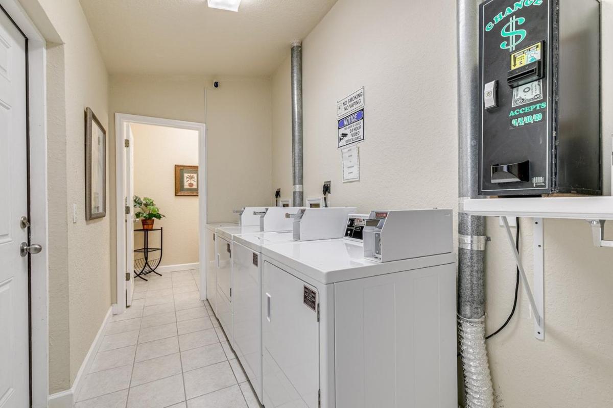 Walkable To Restaurants And Steps To The Beach! - Coconut Villa'S Suite 10 St. Pete Beach Eksteriør billede