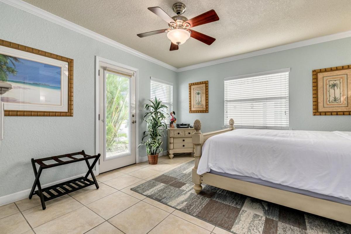 Walkable To Restaurants And Steps To The Beach! - Coconut Villa'S Suite 10 St. Pete Beach Eksteriør billede